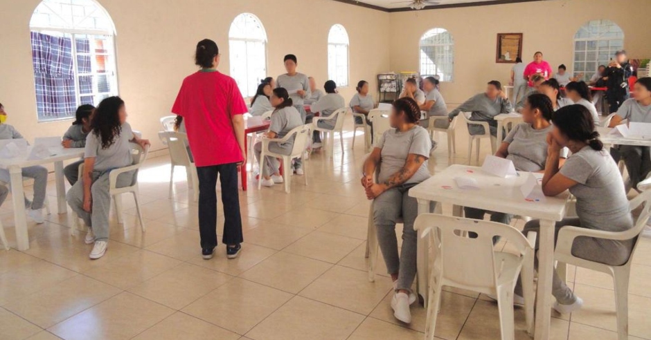 Procura CESISPE salud emocional de la población femenil del Centro