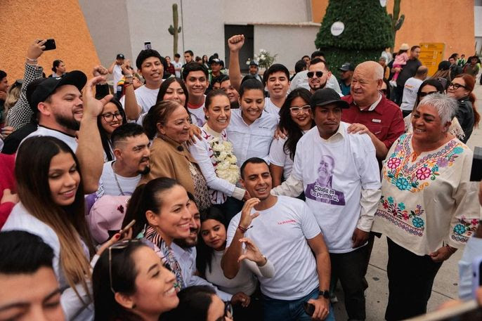 Claudia Sheinbaum Recibe C Lido Respaldo De J Venes En Su Llegada A