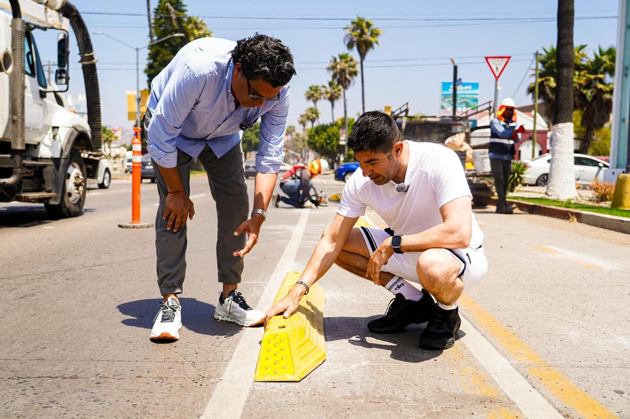 Supervisa alcalde Armando Ayala trabajos en la ciclovía Uniradio