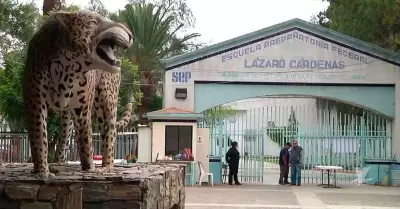 Entrada de la preparatoria L�zaro C�rdenas