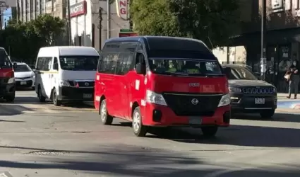 Taxi rojo y negro