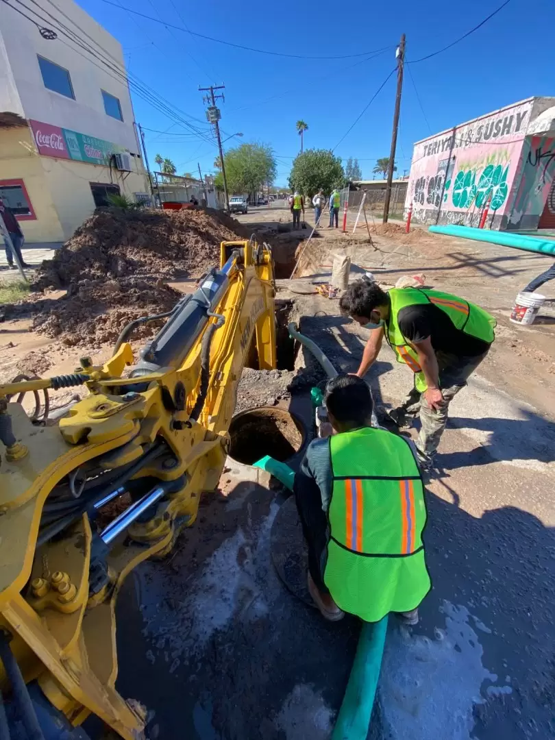 Redes de agua potable, alcantarillado sanitario y pluvial