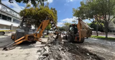 Reparacin de un tramo colapsado del Colector Oriente