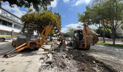 Reparacin de un tramo colapsado del Colector Oriente