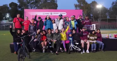 Rodada Nocturna por las Mujeres 8 KM en el Sullivan