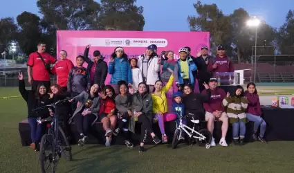 Rodada Nocturna por las Mujeres 8 KM en el Sullivan