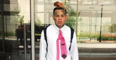 Seguridad del estadio retir al rapero 6ix9ine del partido.