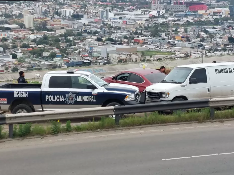 Mueren dos en el interior de vehculo en rampa Buena Vista