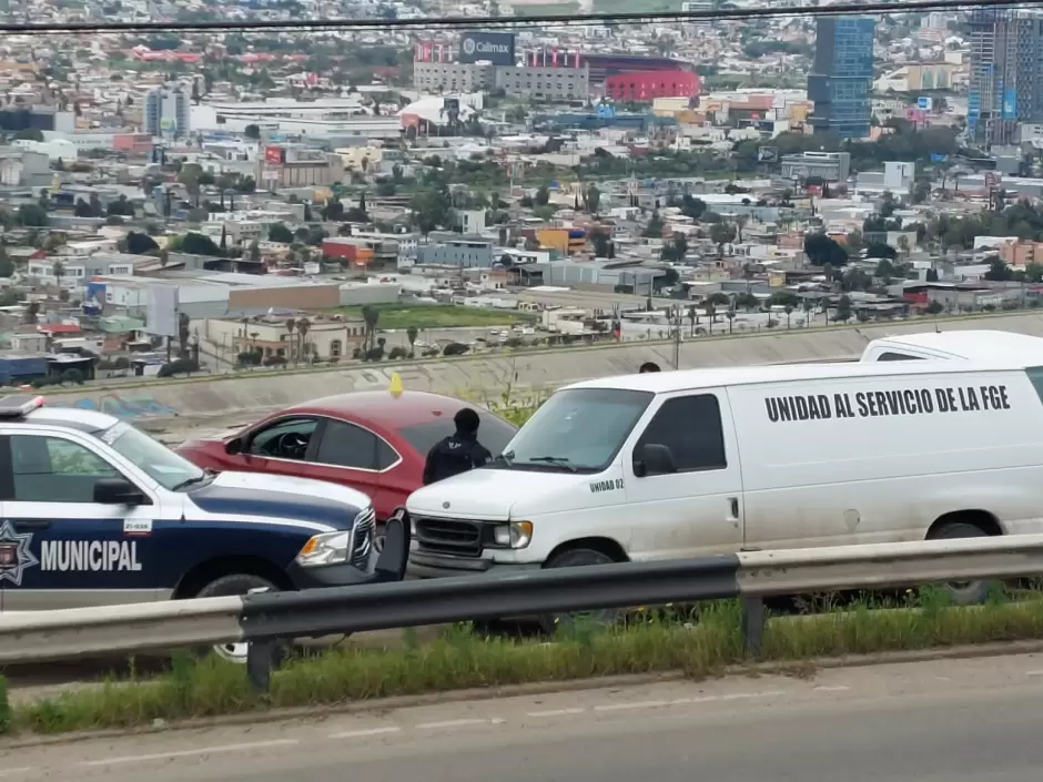 Mueren dos en el interior de vehculo en rampa Buena Vista