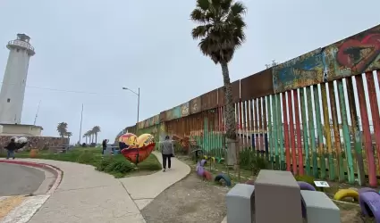 Muros en Parque Amistad