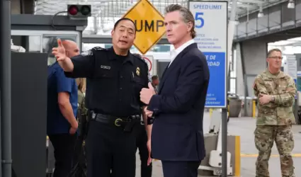 Gobernador Newsom en el puerto de entrada de San Ysidro