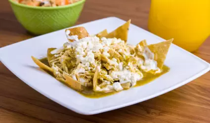 Plato de chilaquiles verdes