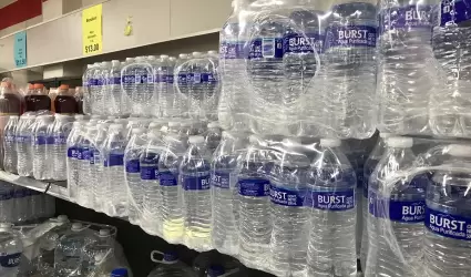 Agua embotellada