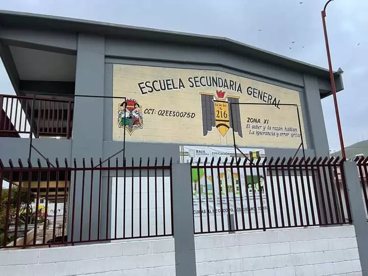 Escuela Secundaria 216