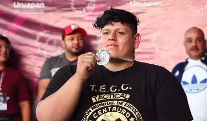 Axel Garc�a plata en los juegos nacionales en Michoac�n