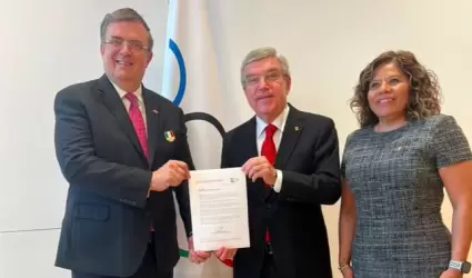El canciller Marcelo Ebrard y la presidenta del Comit� Ol�mpico Mexicano, Mar�a 