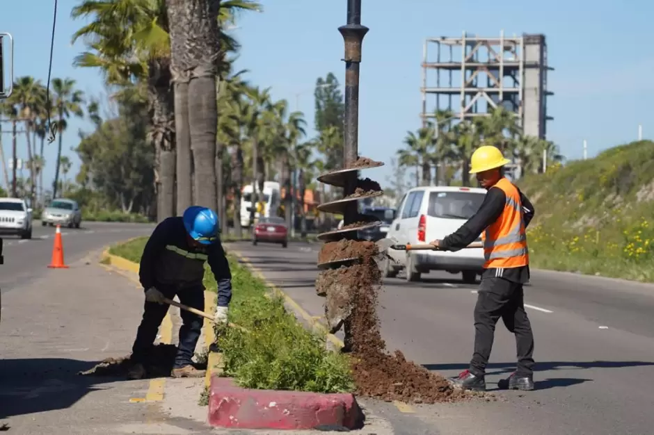 Trabajos de ordenamiento urbano corredor turstico