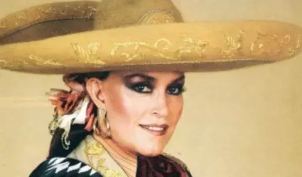 Familiares de Lucha Villa desmintieron su fallecimiento.