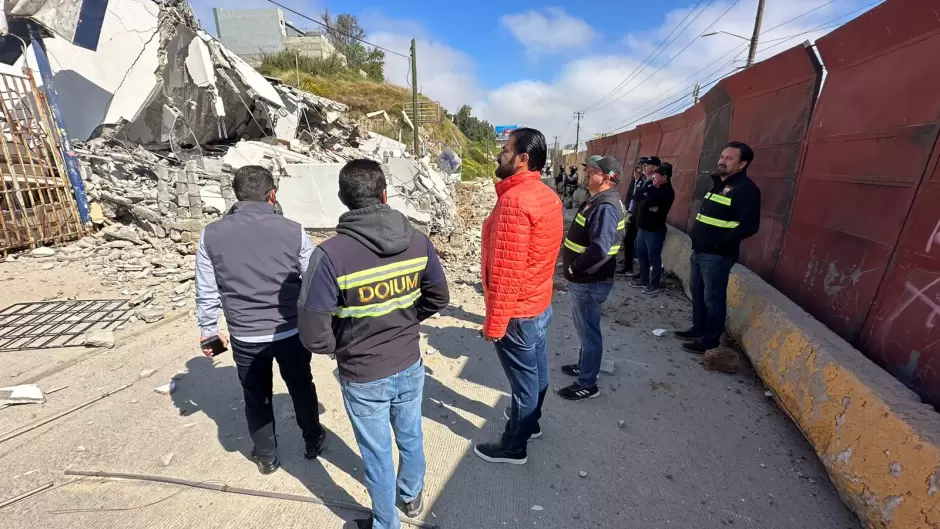 Limpieza del colapso para reapertura del bulevar Cuauhtmoc Sur