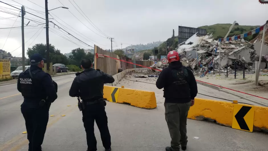 Limpieza del colapso para reapertura del bulevar Cuauhtmoc Sur