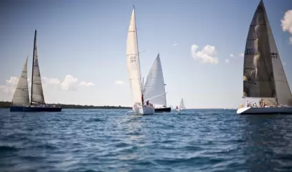 Buscan a velero extraviado en el Ocano Pacfico