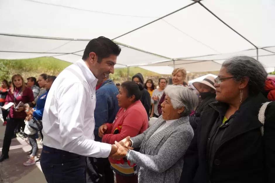 Apoyos y servicios a la colonia La Joyita