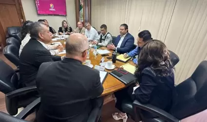 la presidenta municipal Norma Bustamante Mart�nez encabez� el d�a de hoy la mesa