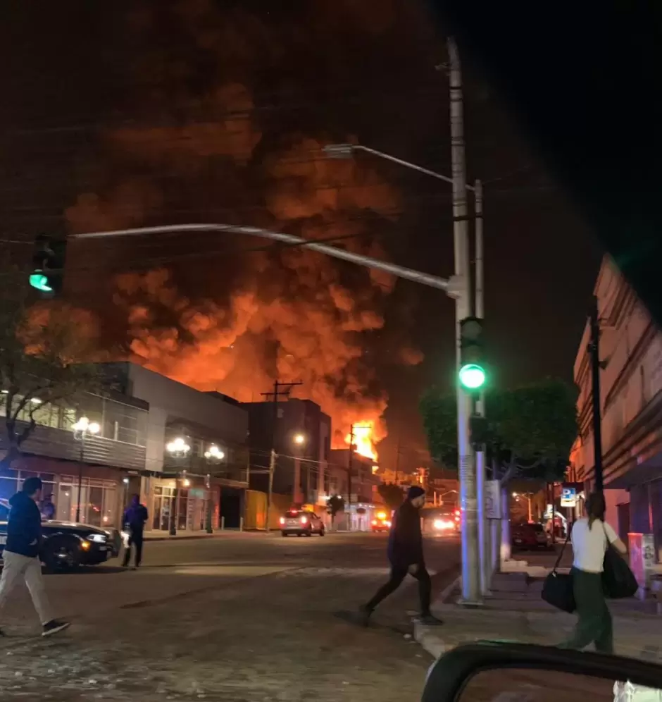 Incendio en mueblera La Malinche