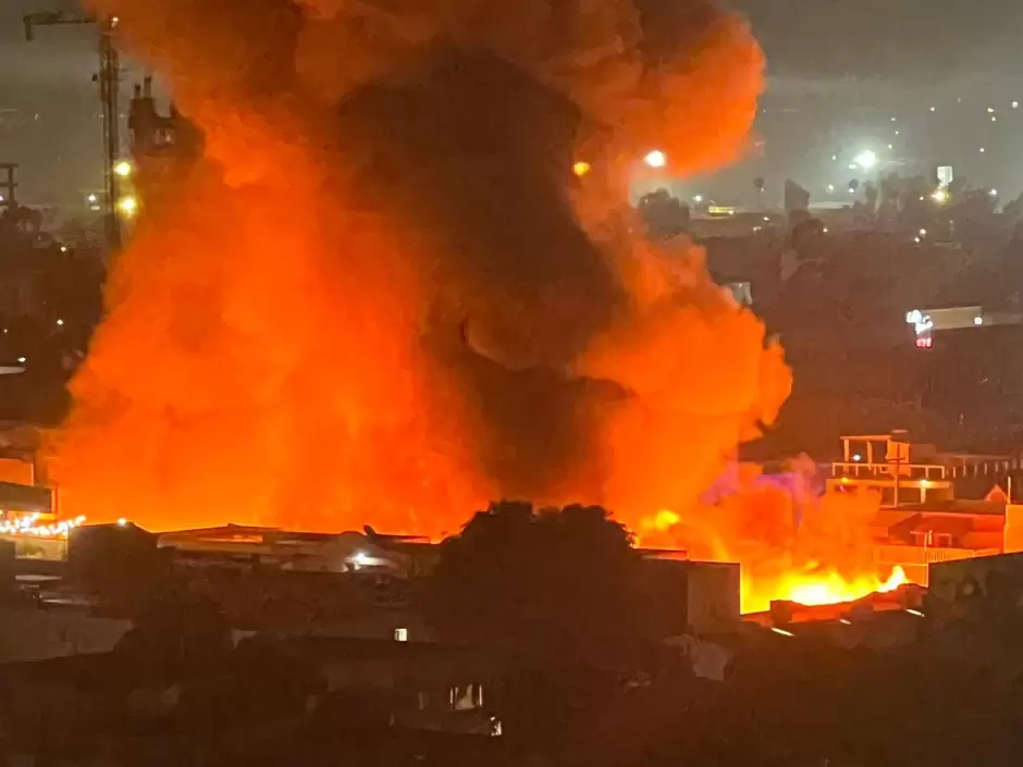 Incendio en mueblera La Malinche