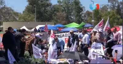 Ebrard encabeza evento masivo con simpatizantes en Museo el Trompo de Tijuana