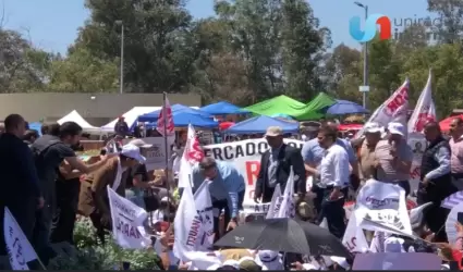 Ebrard encabeza evento masivo con simpatizantes en Museo el Trompo de Tijuana