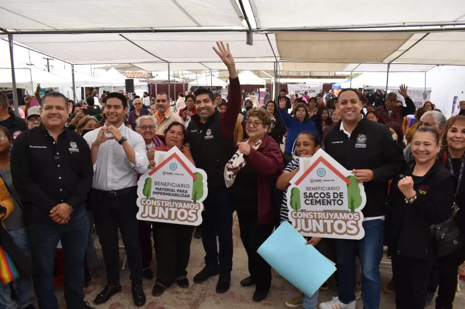 Entrega de paquetes para mejoramiento de vivienda