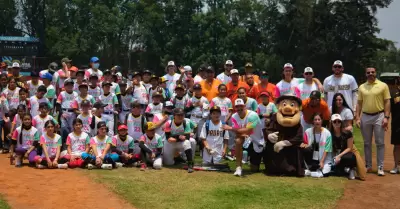 Padres de SD en la Liga Infantil de Bisbol Olmeca