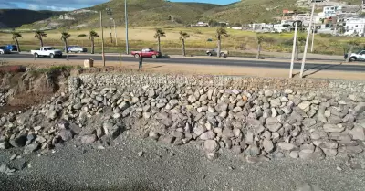 Pedrapln en carretera Tijuana-Ensenada