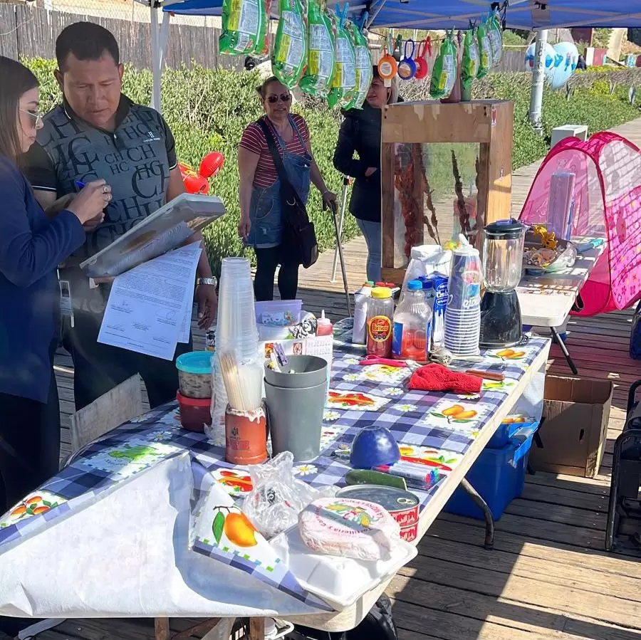 Retiran puestos con venta de alcohol en el malecn de Playas de Tijuana