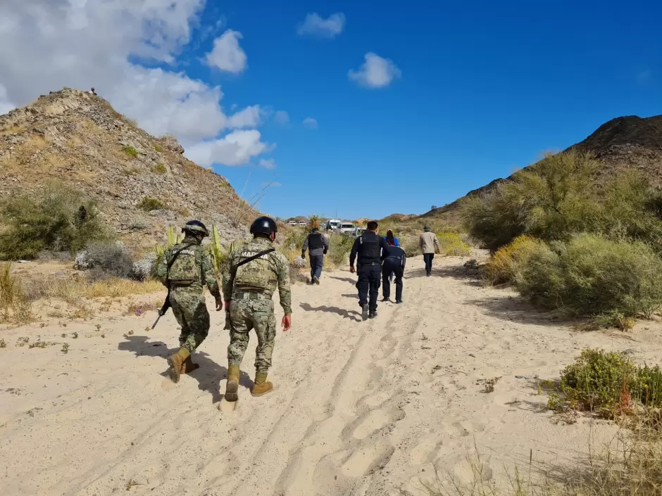 Elementos de la Secretara de Marina acompaan a colectivos de buscadoras en San Felipe