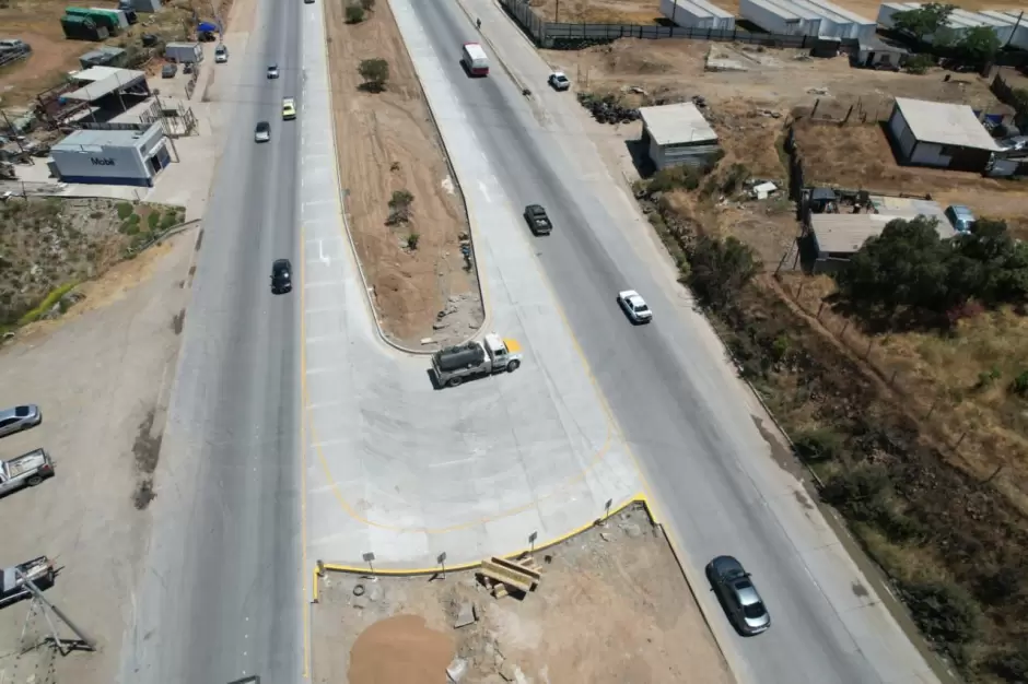 Retorno de corredor Tijuana-Rosarito 2000 a la altura de Valle Bonito