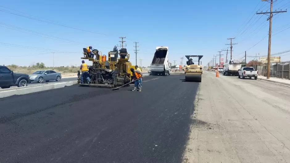 Trabajos en calzada Cetys