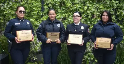 Reconocen a mams policas y bomberas