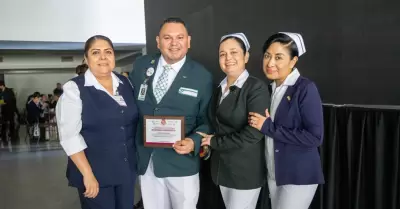 Enfermeras y enfermeros por su vocacin de servicio