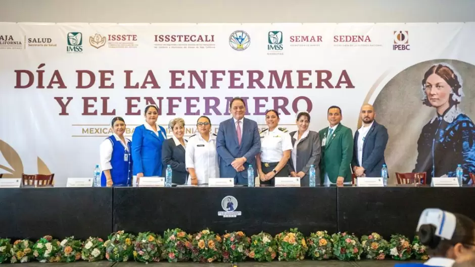 Enfermeras y enfermeros por su vocacin de servicio