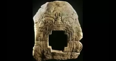 "Puerta al inframundo" pieza Olmeca robada