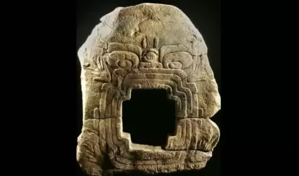 "Puerta al inframundo" pieza Olmeca robada