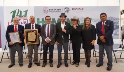 Entregan reconocimientos ciudadanos distinguidos 2023