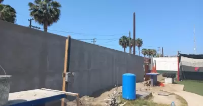 SIDURT realiz� la construcci�n de un sector de la barda perimetral del estadio A