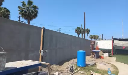 SIDURT realiz� la construcci�n de un sector de la barda perimetral del estadio A