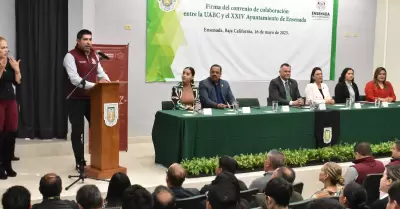 Firma de convenio Ayuntamiento de Ensenada con UABC