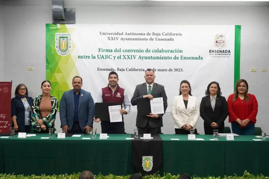 Firma de convenio Ayuntamiento de Ensenada con UABC