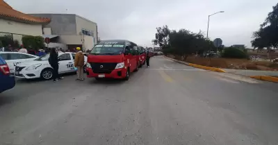 Manifestacin de Taxis Rojo y Negro