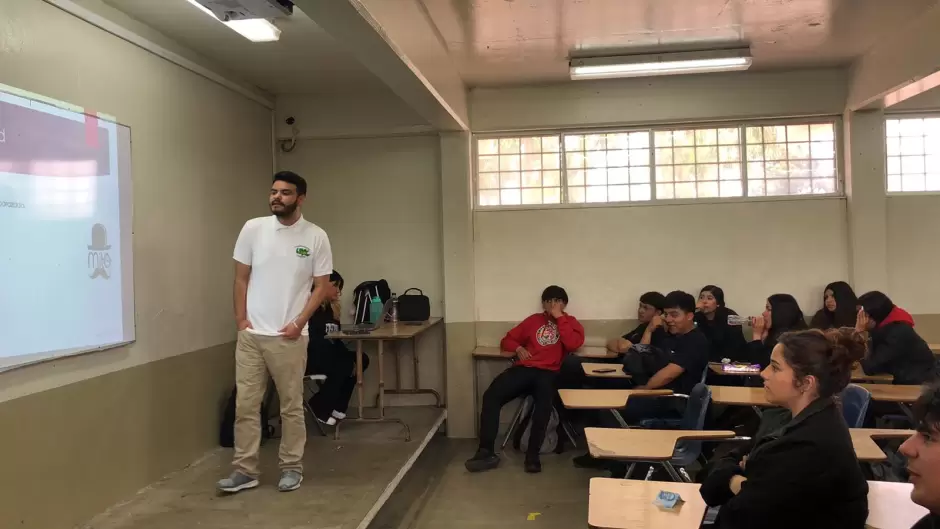 Proyecto educativo a favor de estudiantes de media superior